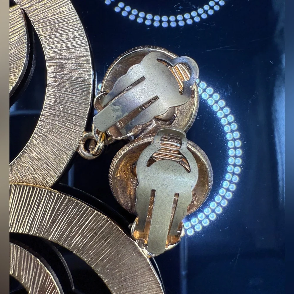 LOT 1690 24K gold plated CHANEL vintage sunburst Rihanna’s clip on earrings